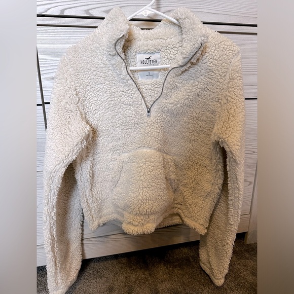 Hollister Cropped Sherpa Sweater - Picture 1 of 3